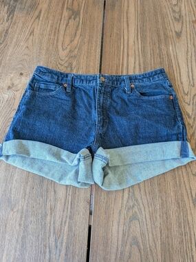 Universal Thread Women's Dark Wash Denim Vintage Midi Shorts Size 14/32R